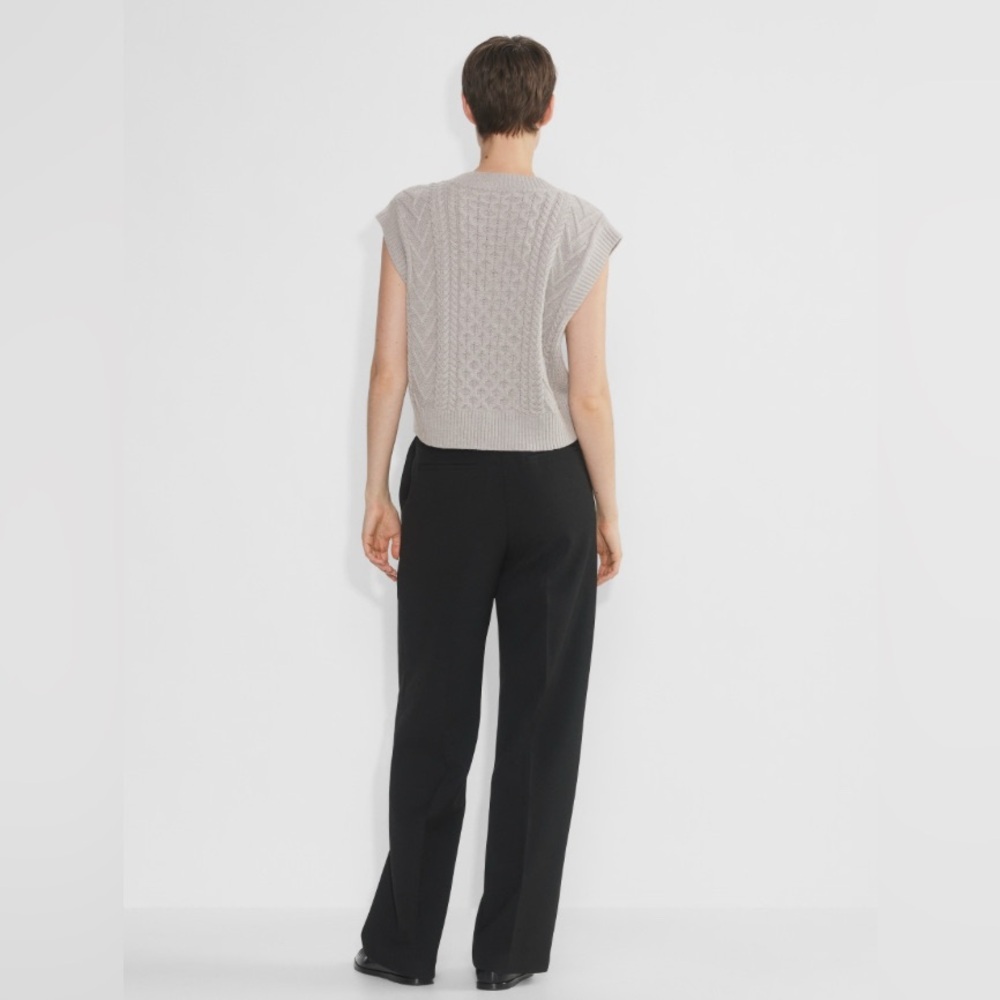 New Aritzia Emporia Merino Wool Sweater Vest - Picture 2 of 10